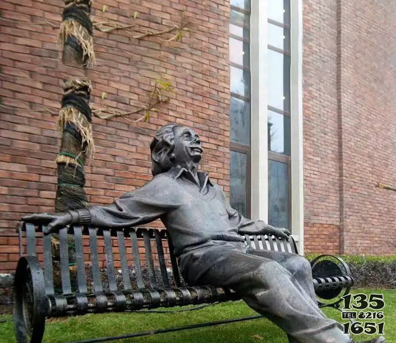 爱因斯坦公园人物铜雕图片