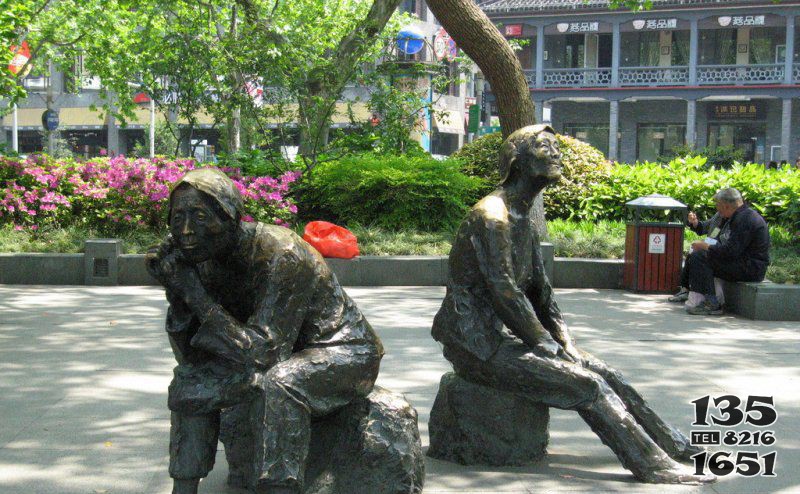 公园坐着石头的老人人物铜雕图片