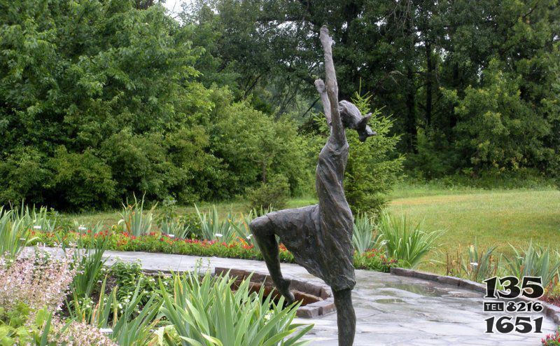 唱歌跳舞的女孩人物公园铜雕图片