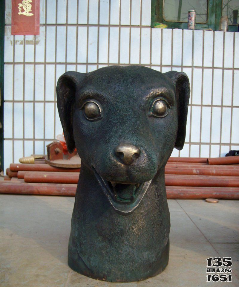 公园狗头动物景观铜雕图片