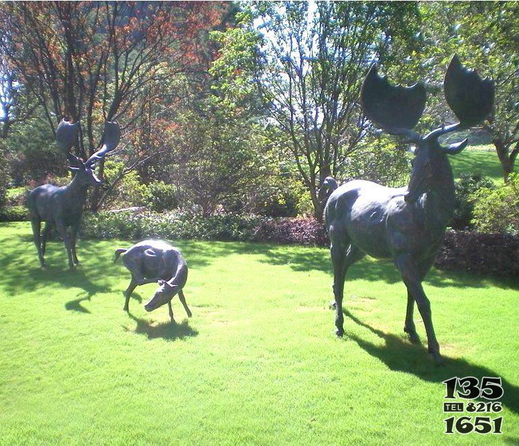 公园动物大角鹿铜雕图片