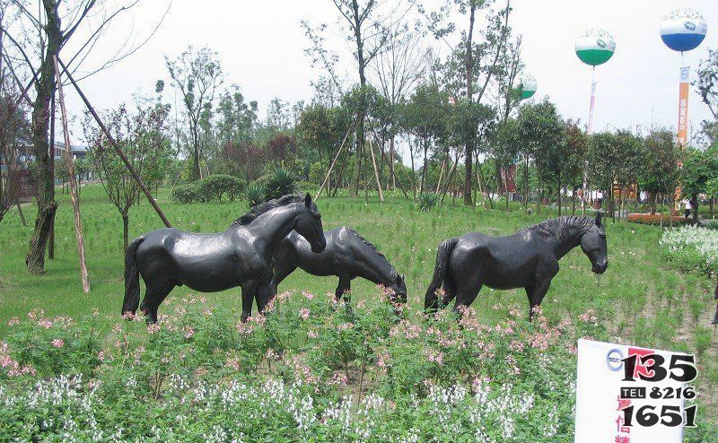 小马公园铜马动物铜雕图片