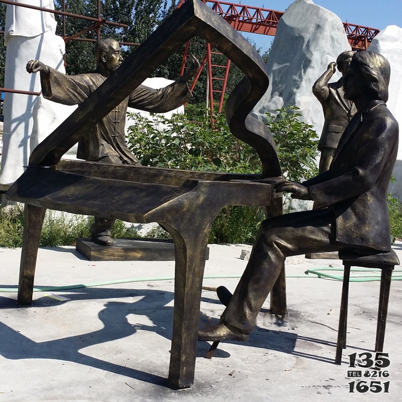 公园广场铜雕弹钢琴人物雕塑摆件厂家定制图片
