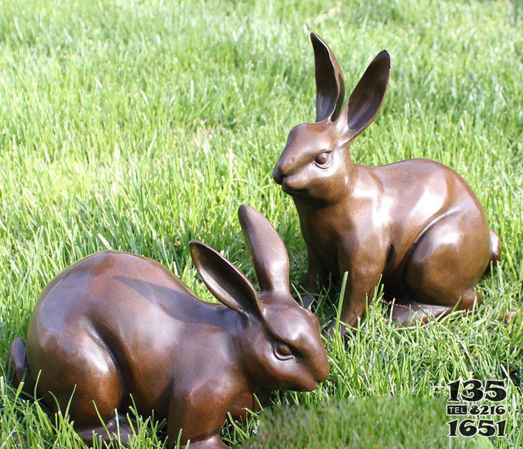 公园动物兔子铜雕图片