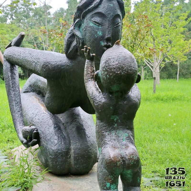公园广场铜雕人物母子玩耍雕塑摆件定制图片